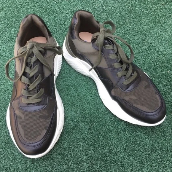 NWT Steve Madden Reverse Leather Camo Sneaker 8.5 - Picture 10 of 13